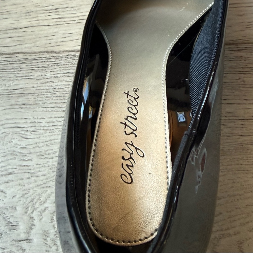Easy Street Classic Black Workwear Pumps | Comfort Cushioned Low Heel | 10W - Picture 8 of 13